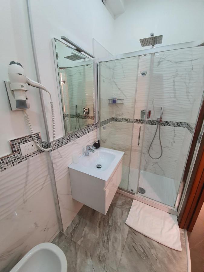 Ari Guest House ลาสเปเซีย ภายนอก รูปภาพ