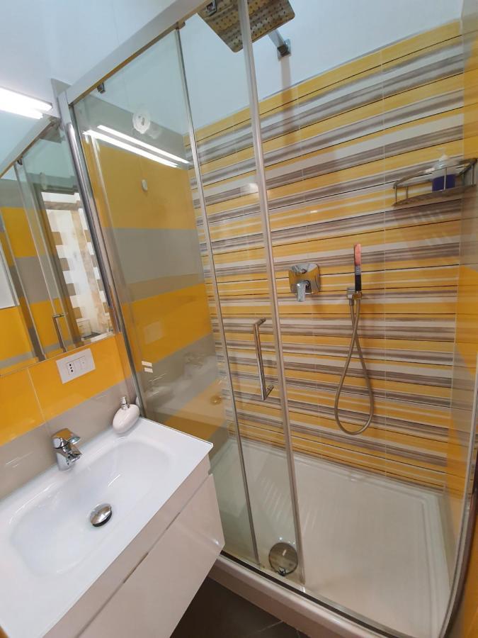 Ari Guest House ลาสเปเซีย ภายนอก รูปภาพ