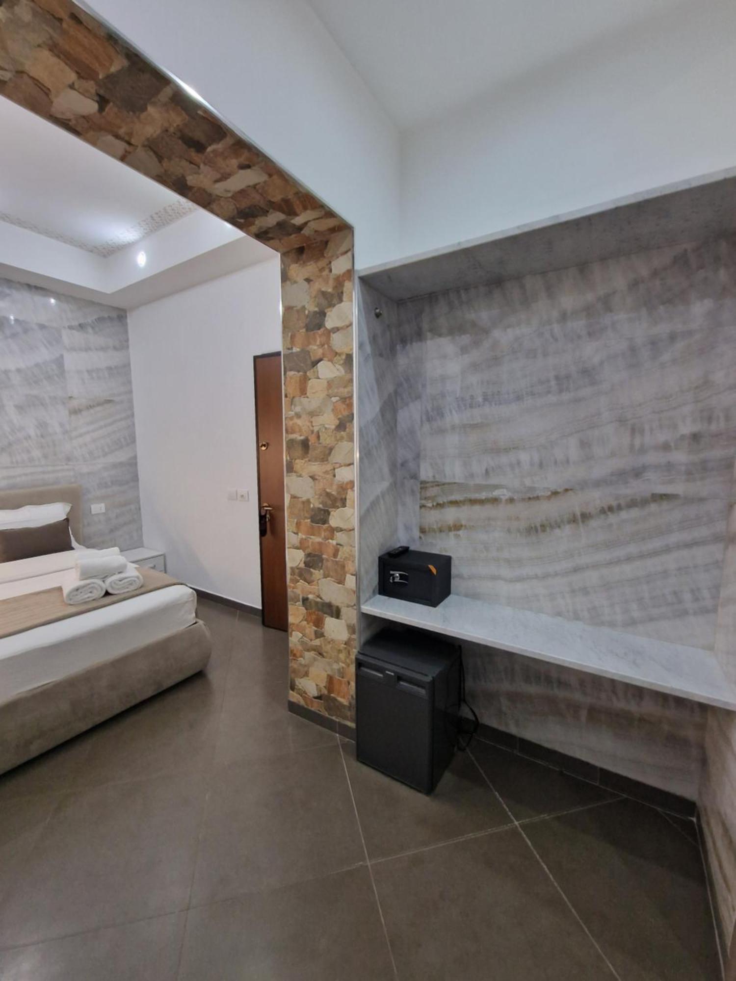 Ari Guest House ลาสเปเซีย ภายนอก รูปภาพ